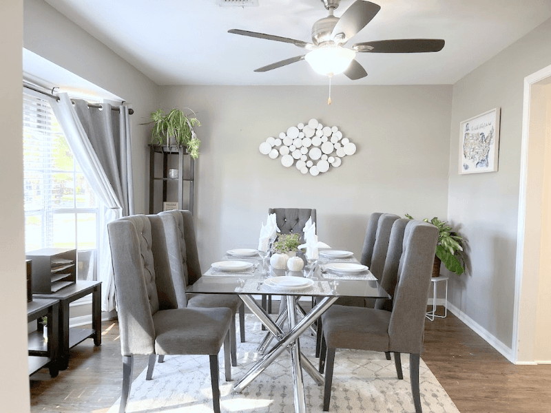 Katy House: 719 Park Knoll Ln,