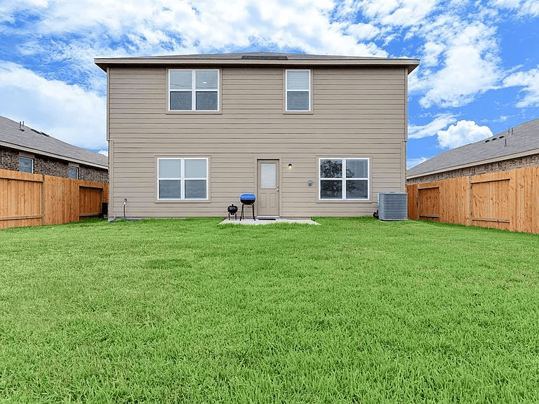 Richmond House: 8018 Vacek Meadows Loop