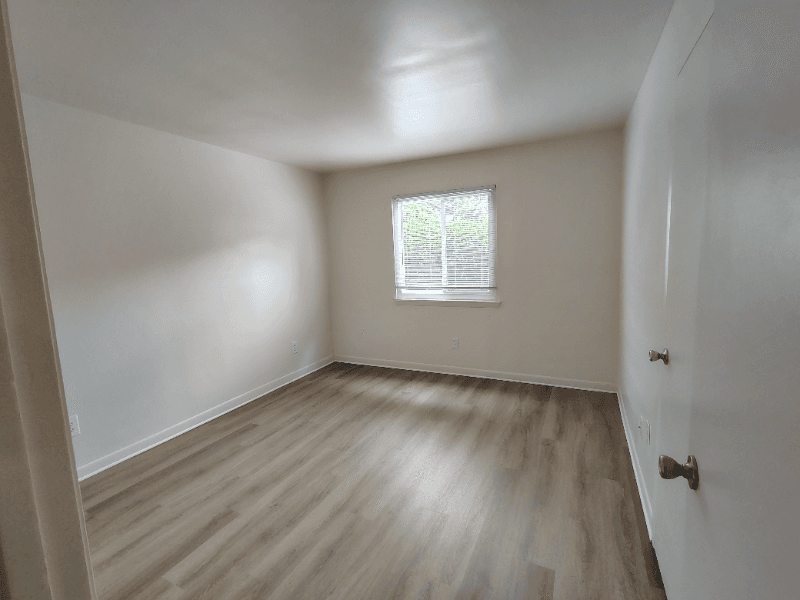 Lynchburg Apartment: 600 Reusens Road