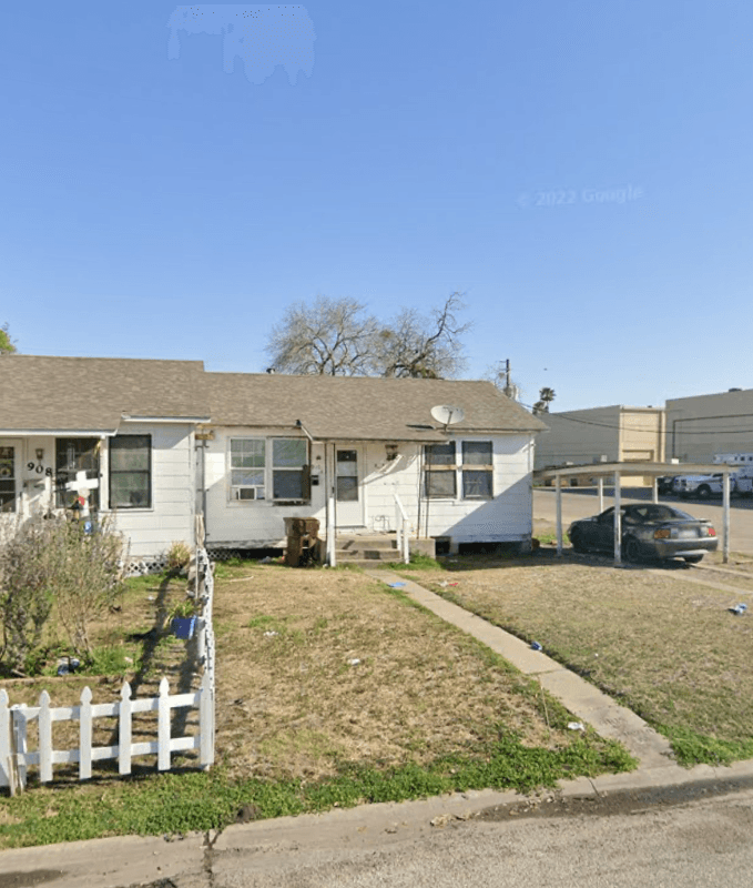 Kingsville Multiplex: 910 E Doddridge