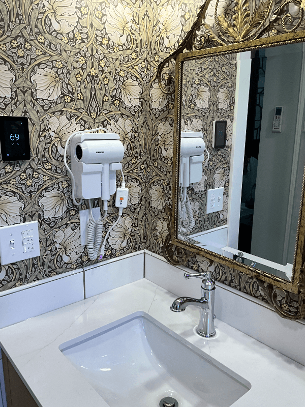 Cottage Grove House: 44 N “H” Street