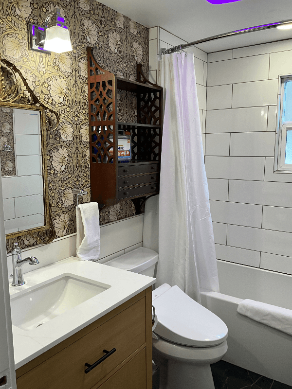 Cottage Grove House: 44 N “H” Street