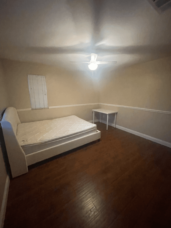 Eastvale Single Room: 14584 sleepy creek dr