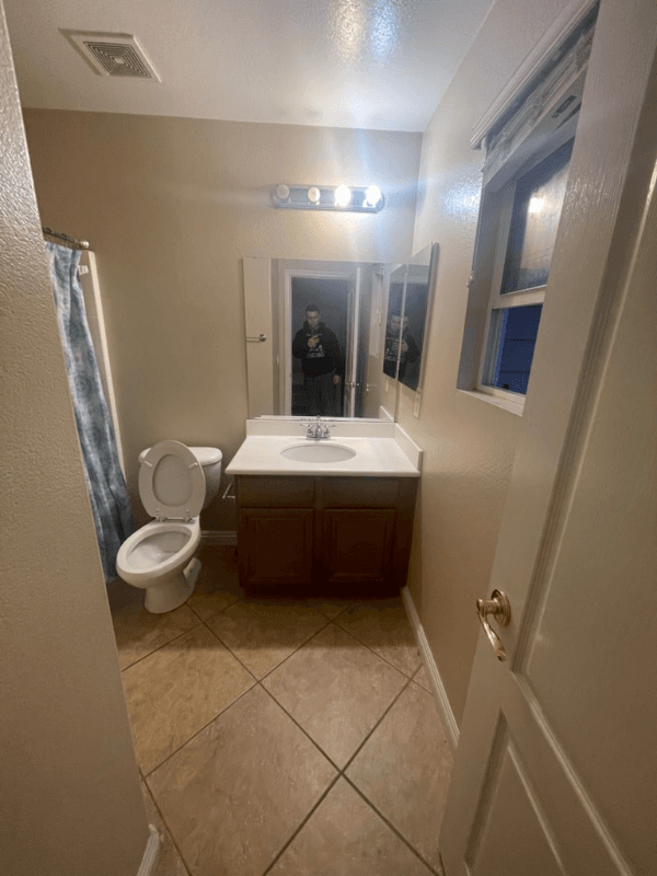 Eastvale Single Room: 14584 sleepy creek dr