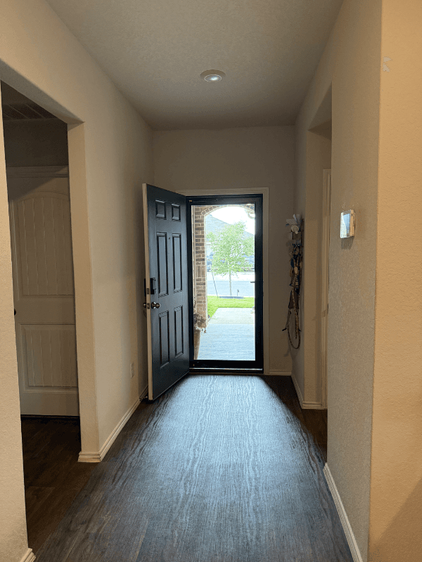 Seguin House: 764 Armadillo Dr
