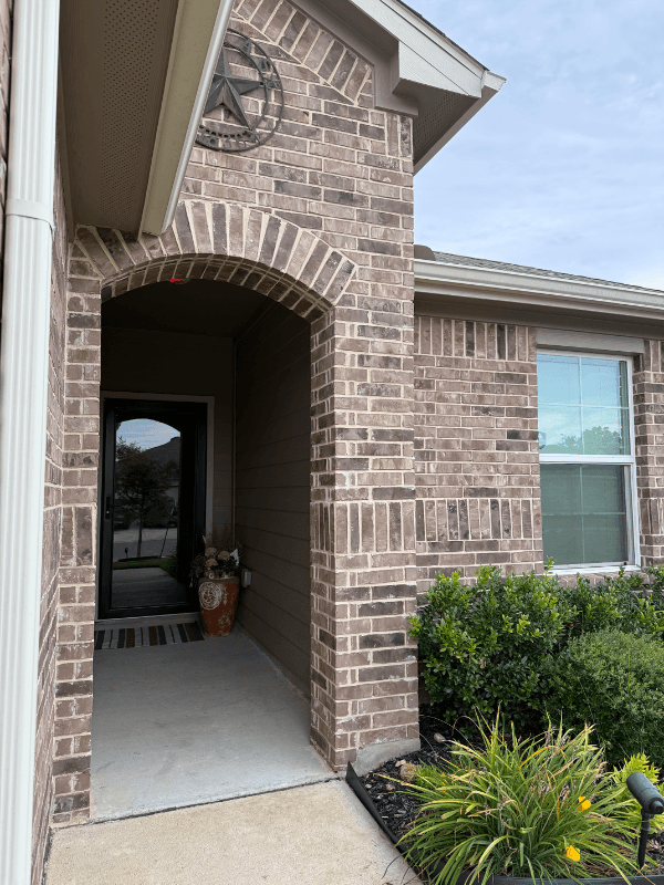 Seguin House: 764 Armadillo Dr