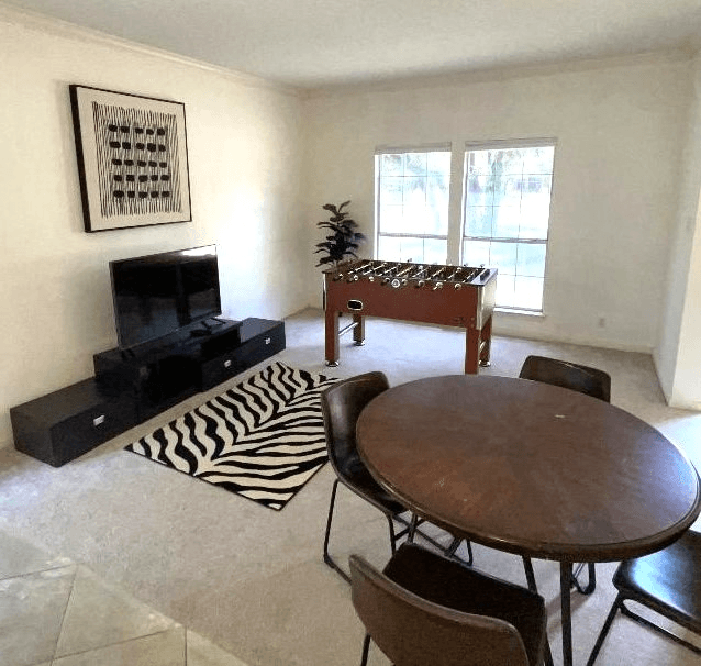 Austin House: 11304 Nutwood Cove