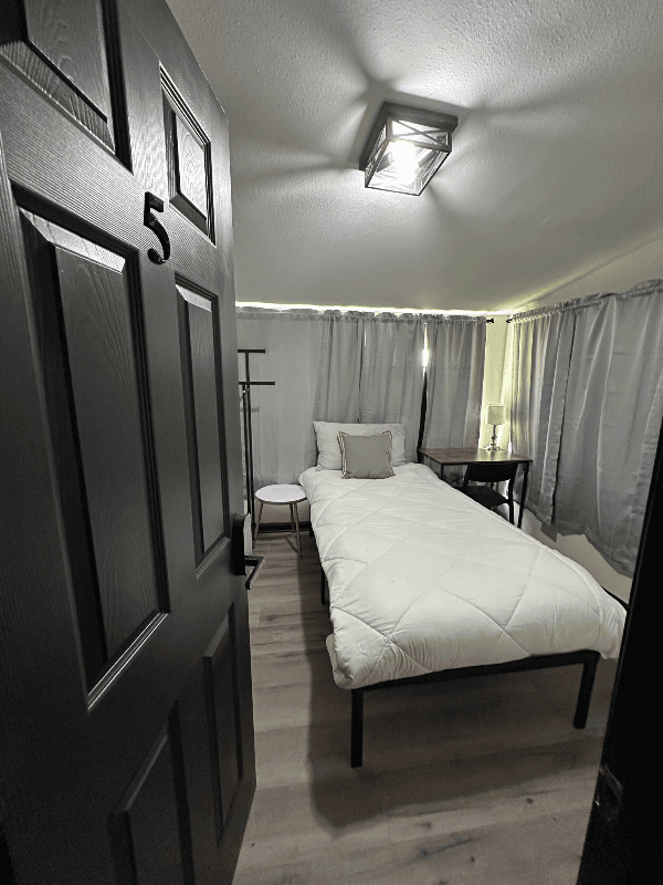 Orlando Single Room: 8328 Cristobal Circle
