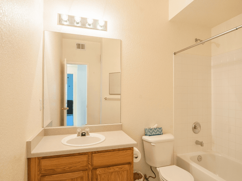 Aurora Condo: 905 S Zeno Way
