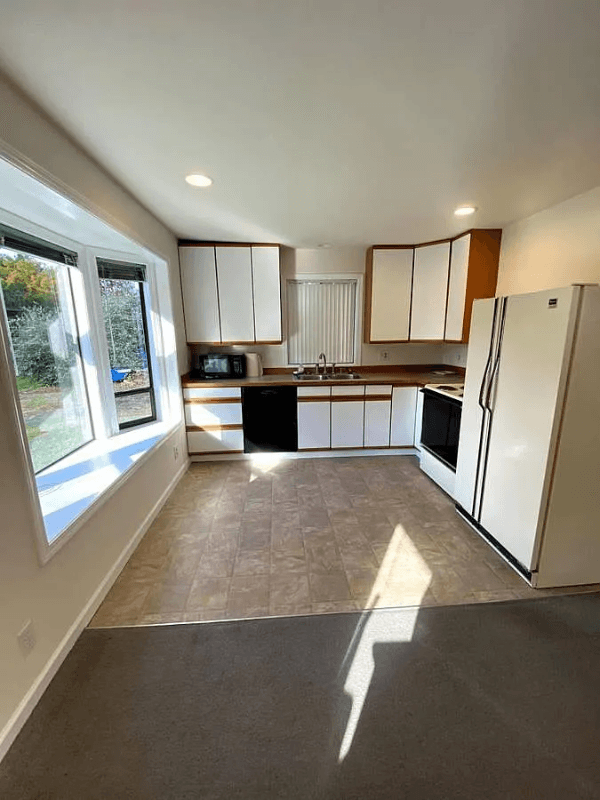 Shoreline House: 18032 5th Ave NE