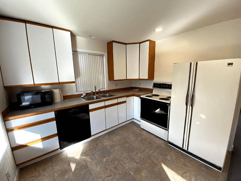 Shoreline House: 18032 5th Ave NE