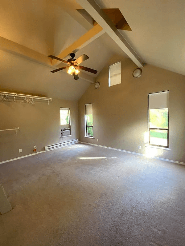 Shoreline House: 18032 5th Ave NE