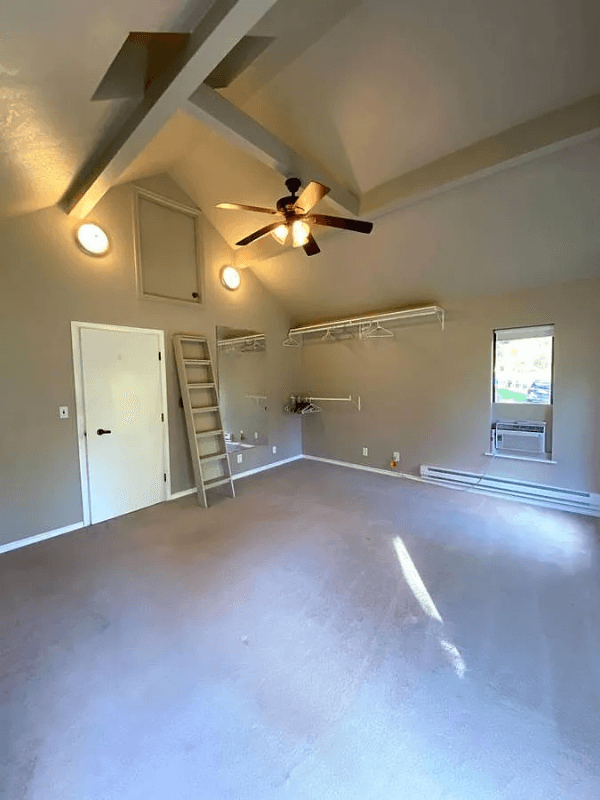 Shoreline House: 18032 5th Ave NE