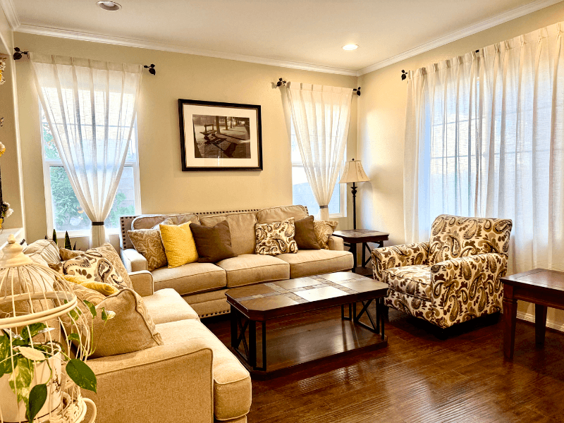 Eastvale Single Room: 13652 Perry Ann Cir.