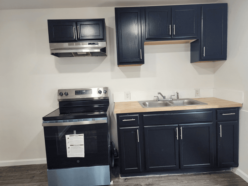 Meriden Apartment: 129 Willow St, Meriden CT