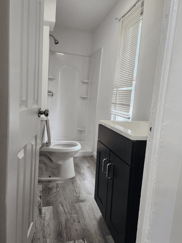 Meriden Apartment: 129 Willow St, Meriden CT