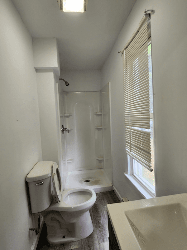 Meriden Apartment: 129 Willow St, Meriden CT