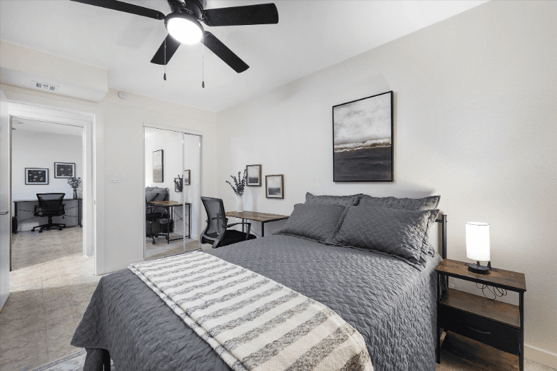 Gilbert Single Room: 334 Horseshoe Ave