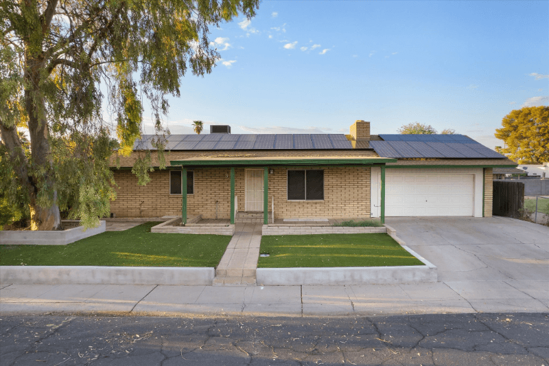 Gilbert Single Room: 334 Horseshoe Ave