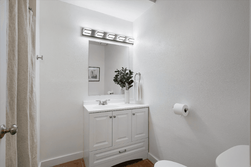 Gilbert Single Room: 334 Horseshoe Ave