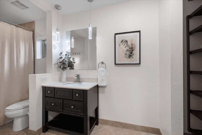 Gilbert Single Room: 334 Horseshoe Ave
