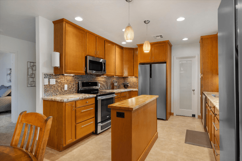Gilbert Single Room: 334 Horseshoe Ave