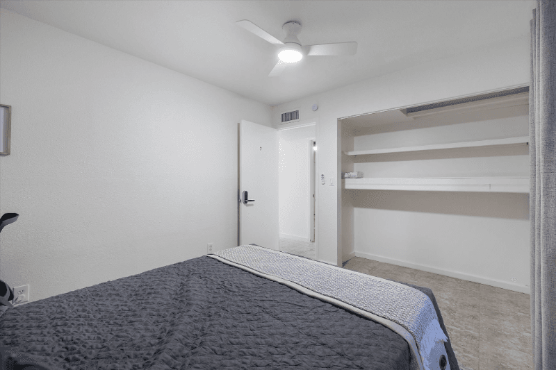 Gilbert Single Room: 334 Horseshoe Ave
