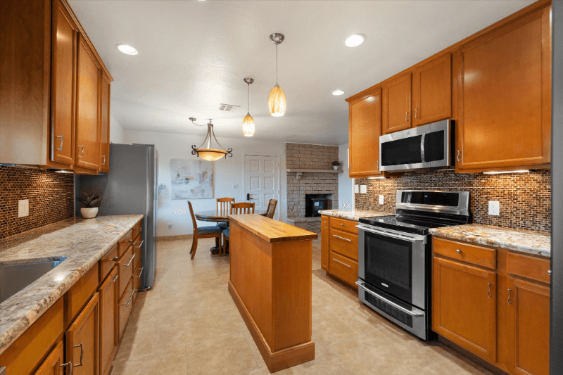 Gilbert Single Room: 334 Horseshoe Ave