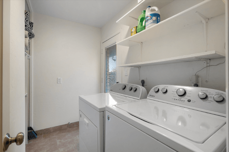 Gilbert Single Room: 334 Horseshoe Ave