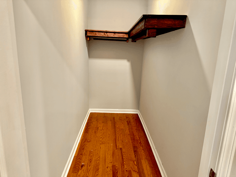 Fairburn House: 557 Handyman Ct