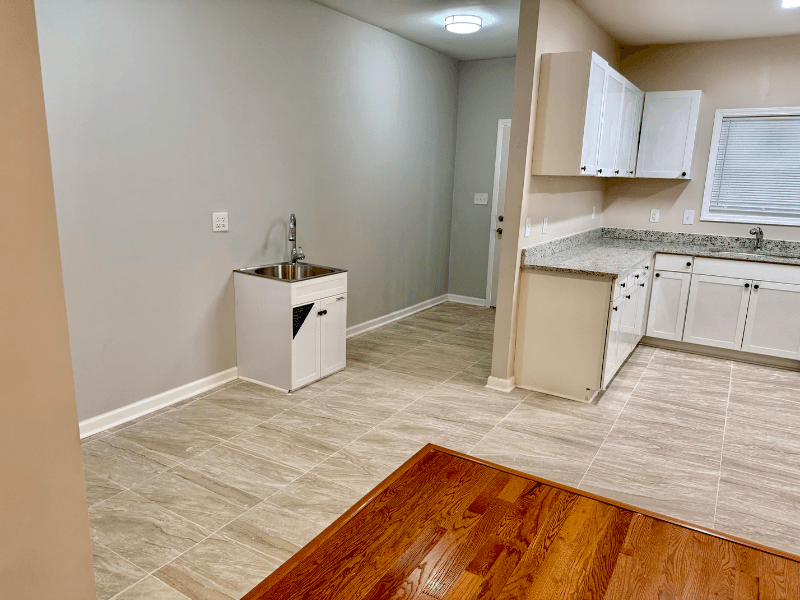 Fairburn House: 557 Handyman Ct