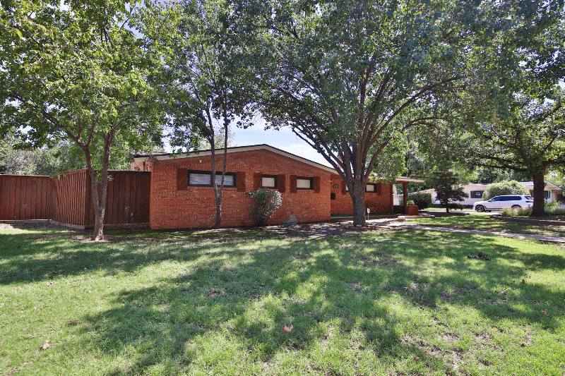 Lubbock House: 5605 Geneva Ave