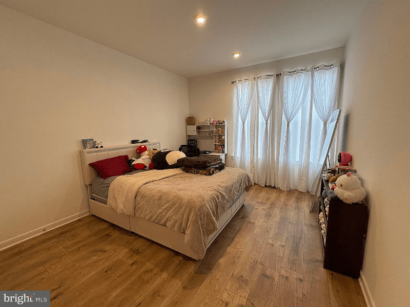 Sterling Condo: 45948 Swallow Ter