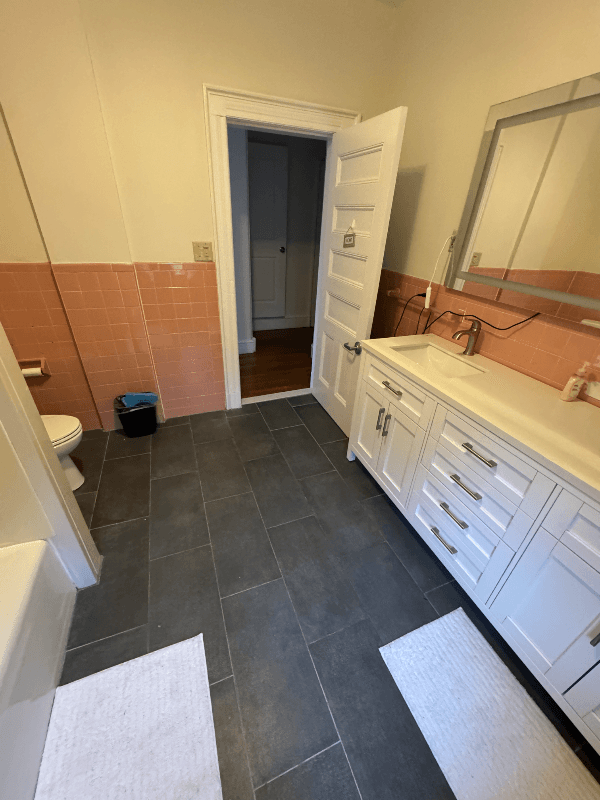 South Hadley Single Room: 79 College St