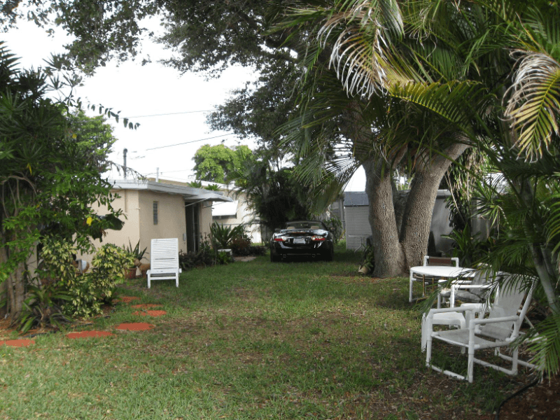 Oakland Park Apartment: 1568 Northeast 45th Street