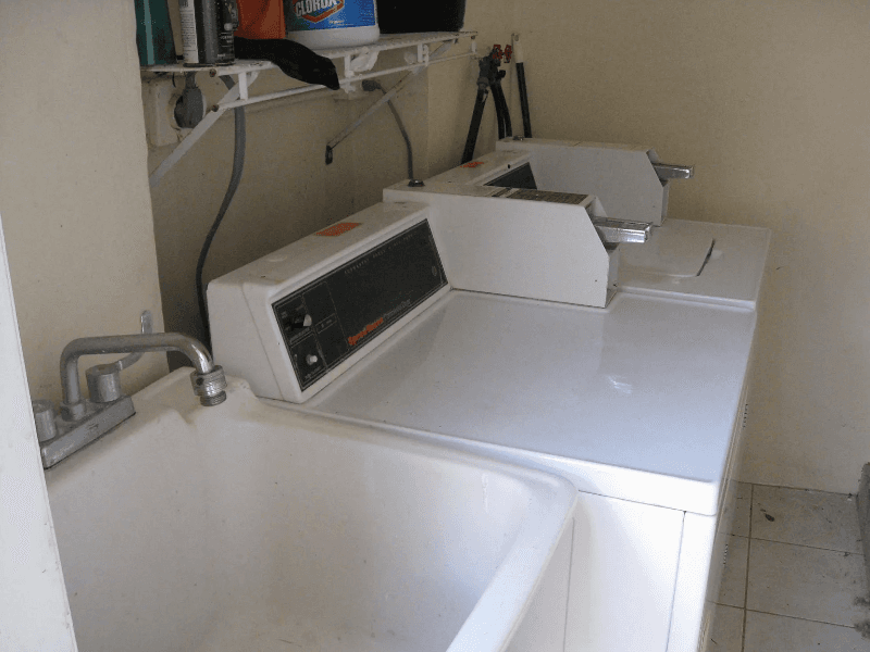 Oakland Park Apartment: 1568 Northeast 45th Street