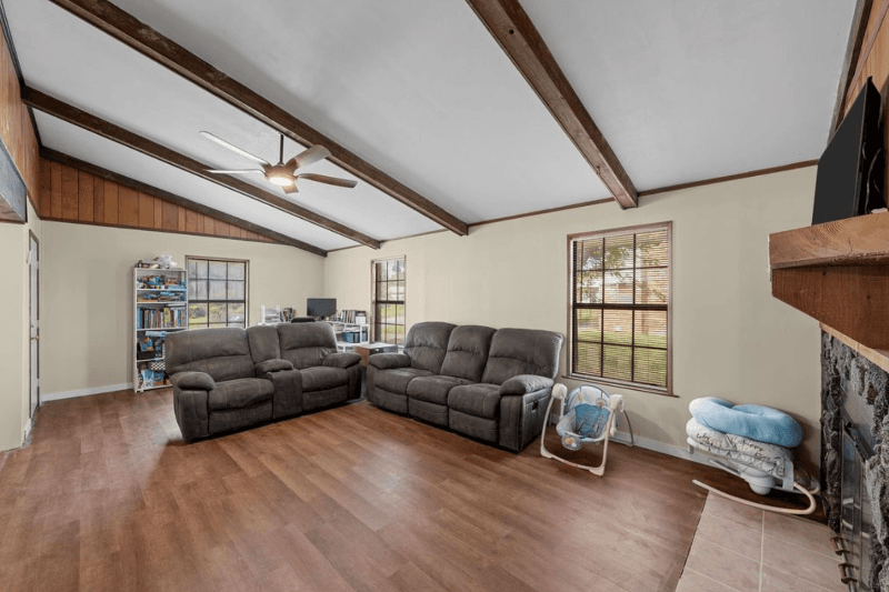 McGregor House: 305 David Davis Dr