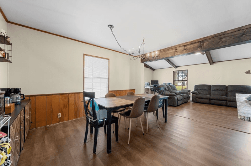 McGregor House: 305 David Davis Dr