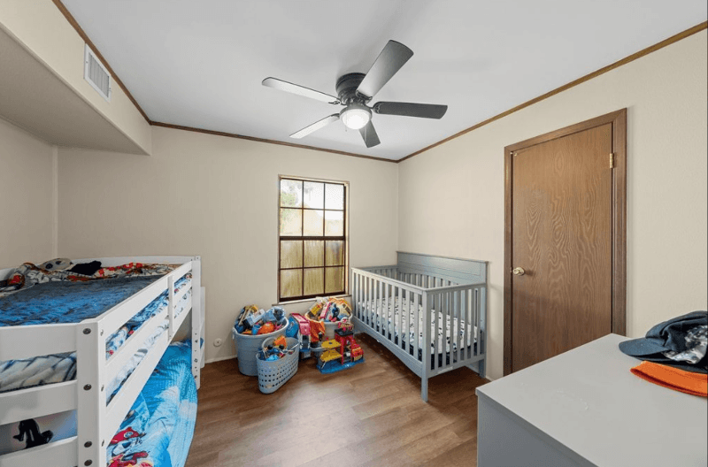 McGregor House: 305 David Davis Dr