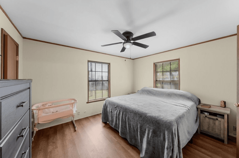 McGregor House: 305 David Davis Dr