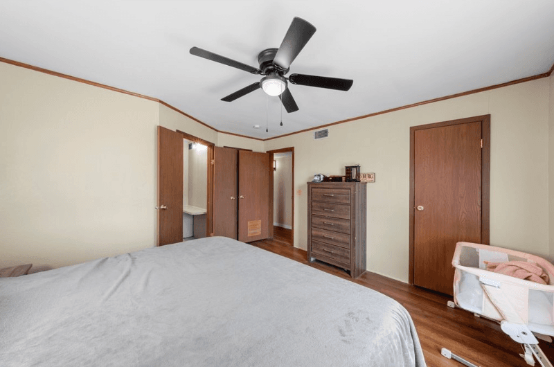 McGregor House: 305 David Davis Dr