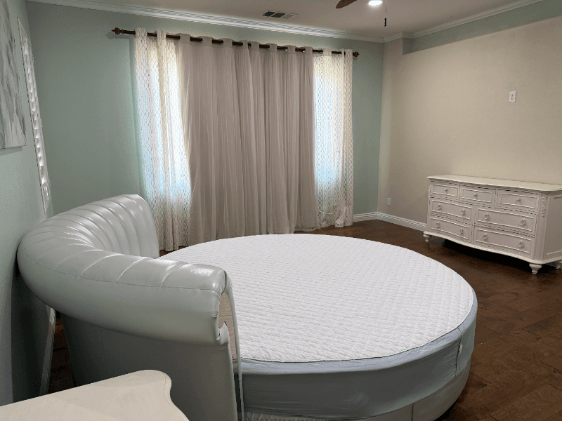 Eastvale Single Room: 13652 Perry Ann Cir.
