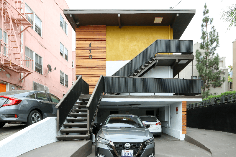 Los Angeles Apartment: 410 Lucas Avenue