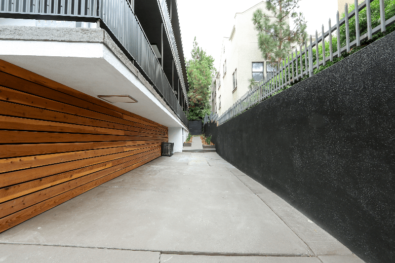 Los Angeles Apartment: 410 Lucas Avenue