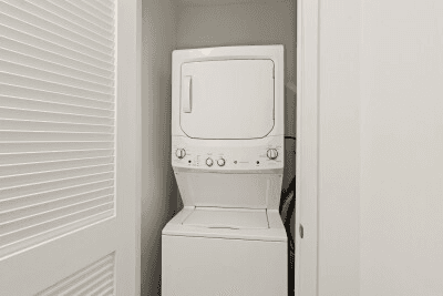 chicago Apartment: 340 W Wolf Point Plaza