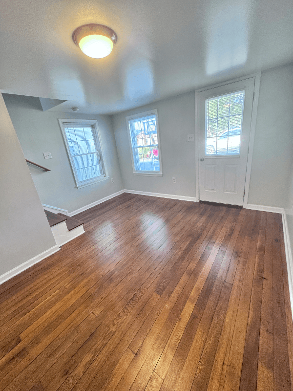 Woodstock Townhome: 222 Dingledine Street