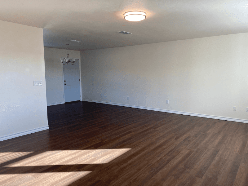 Texarkana House: 1291 Randall Rd.