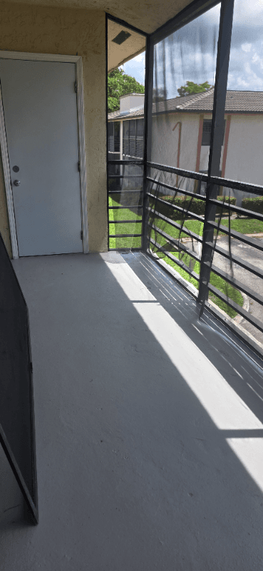 MIAMI Condo: 900 NE 209 TERRACE