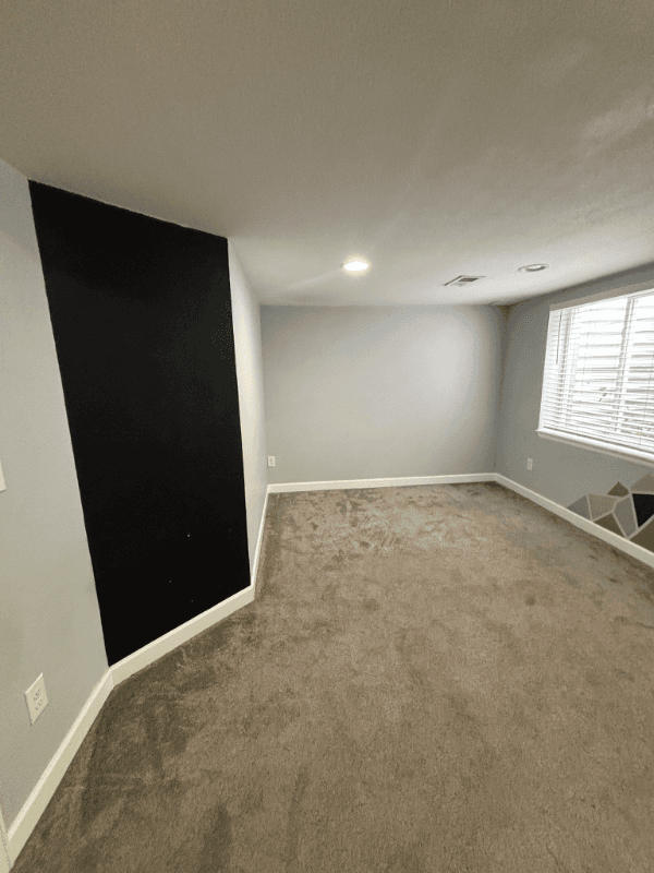 Thornton Single Room: 10144 Madison Street