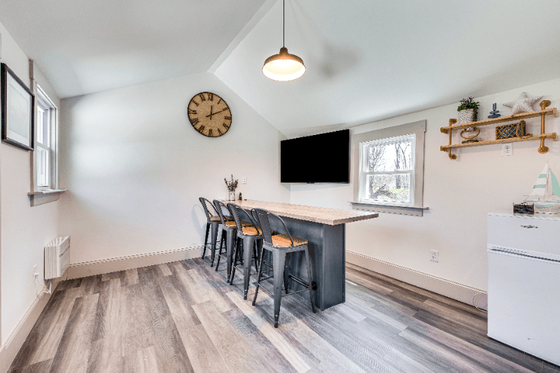 Eliot House: 256 Hanscom Road